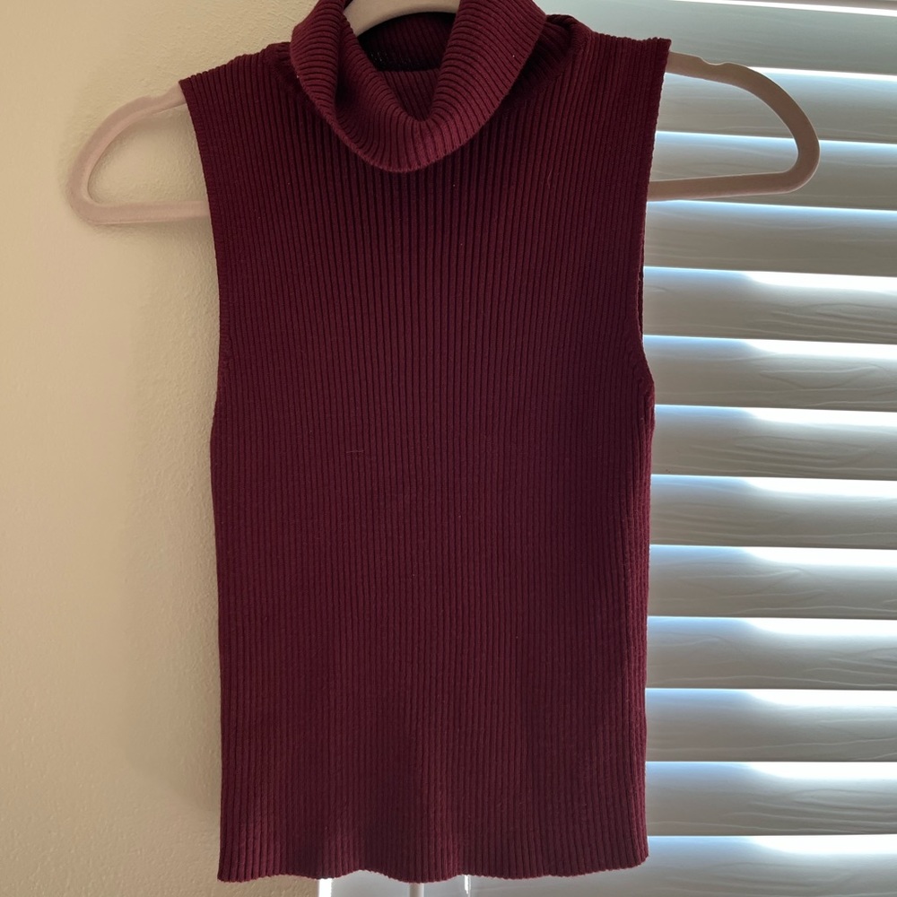Kendall & Kylie Turtle Neck Tank
